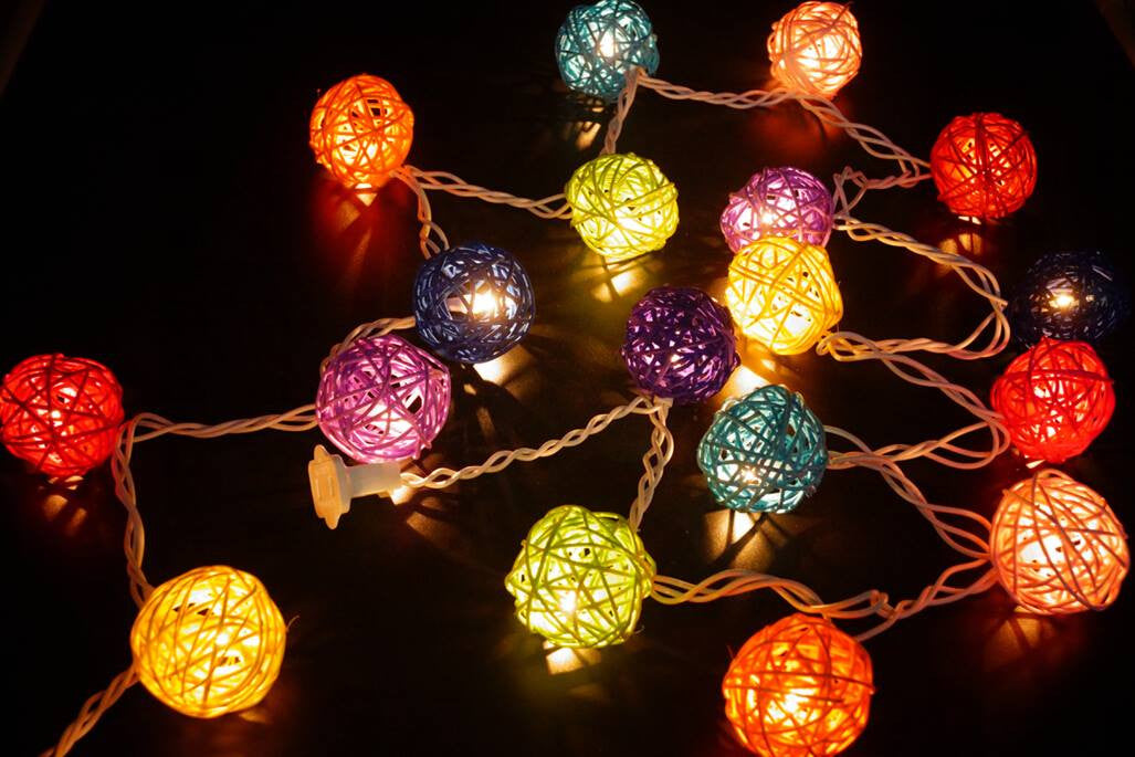 1 Set of Multi Coloured 5cm Rattan Cane 20 Ball Battery Powered 3m String Lights Christmas Gift Home Wedding Party Bedroom De