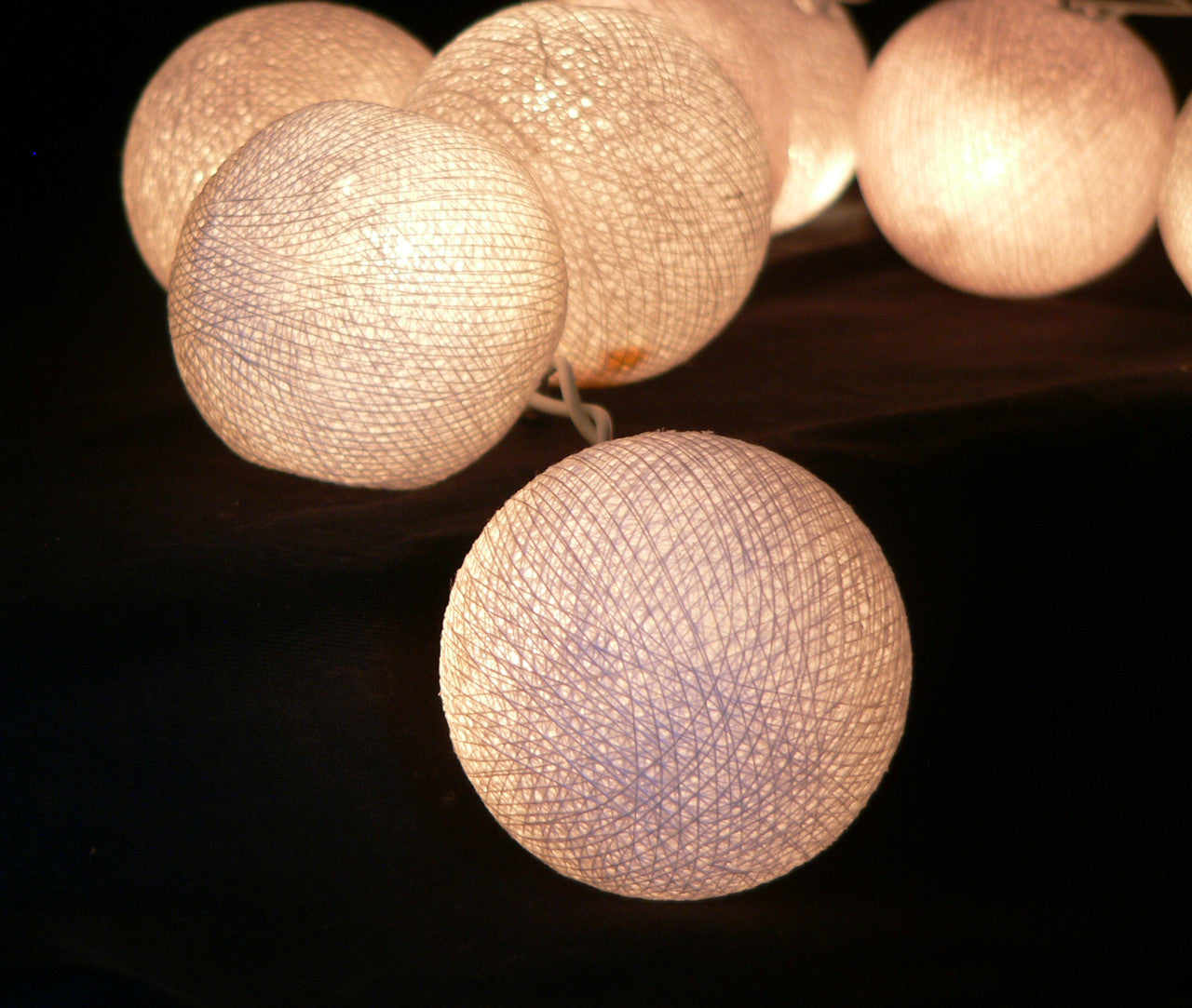1 Set of 20 LED White 5cm Cotton Ball Battery Powered String Lights Christmas Gift Home Wedding Party Bedroom Decoration Outd